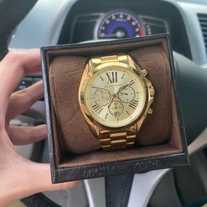 FINAL PRICE DROP! 💫 Michael Kors Gold Watch!